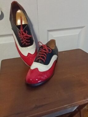 Women’s Two-Tone Wingtip Loafers in Red, Black & White